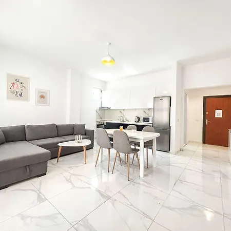 Apartment Seaside Serenity Durrës